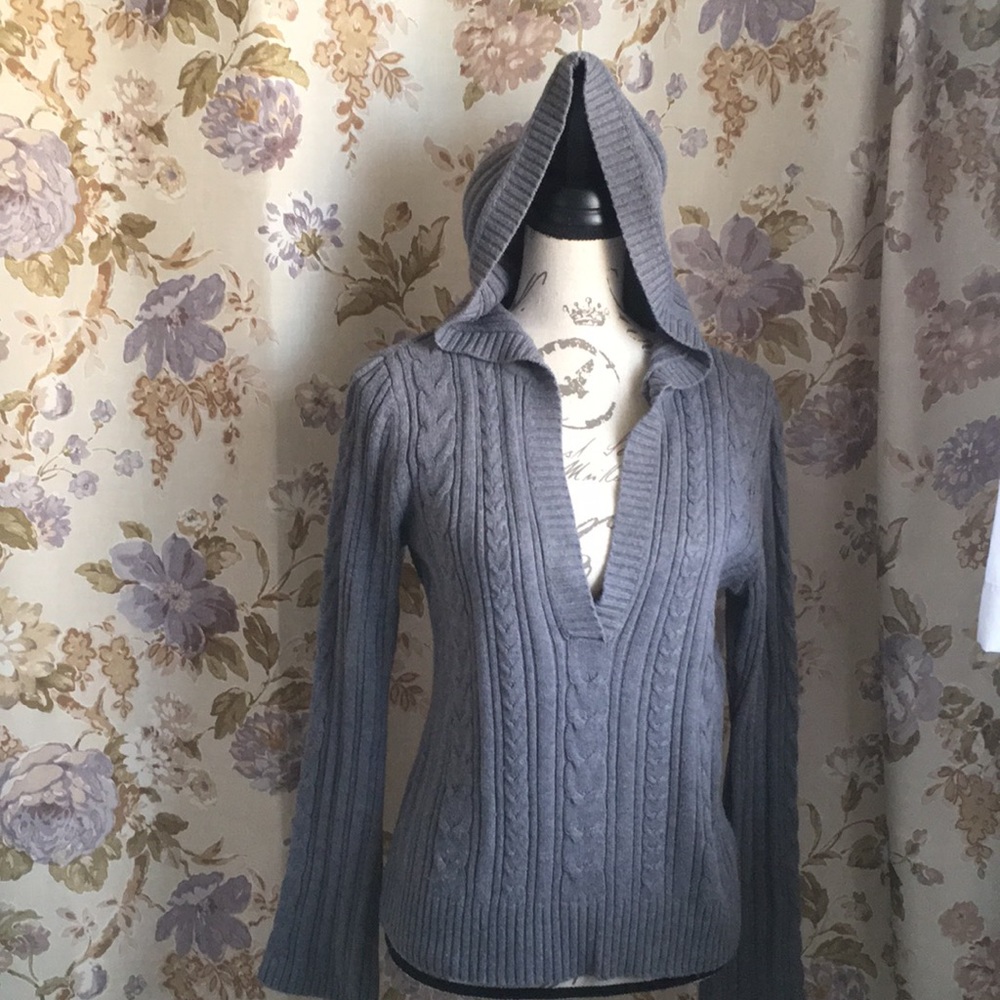 DAISY FUENTES HOODED SWEATER